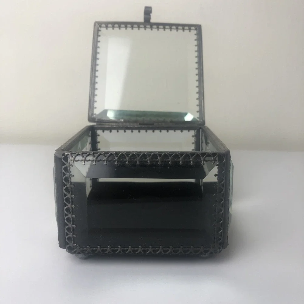Nicole Miller Home Glass Mirrored Elegant Silver Tone Jewelry Trinket Box
